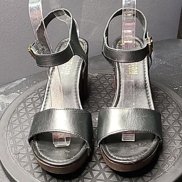 Reaction by Kennth Cole - Picture 2 of 11